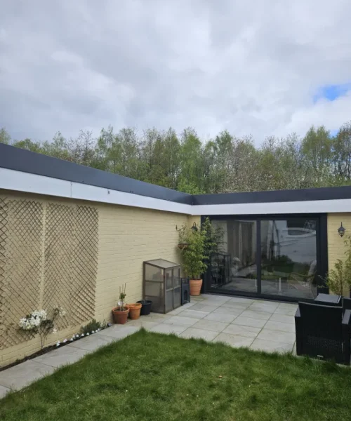 00000285-PHOTO-2025-12-10-19-00-30